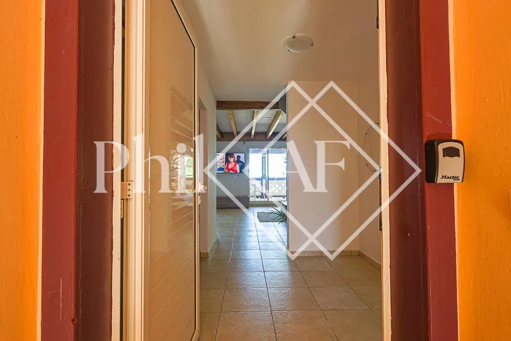 5 Bed-Rooms Front-Beach Apartment At Orient Beach Quarter of Orleans