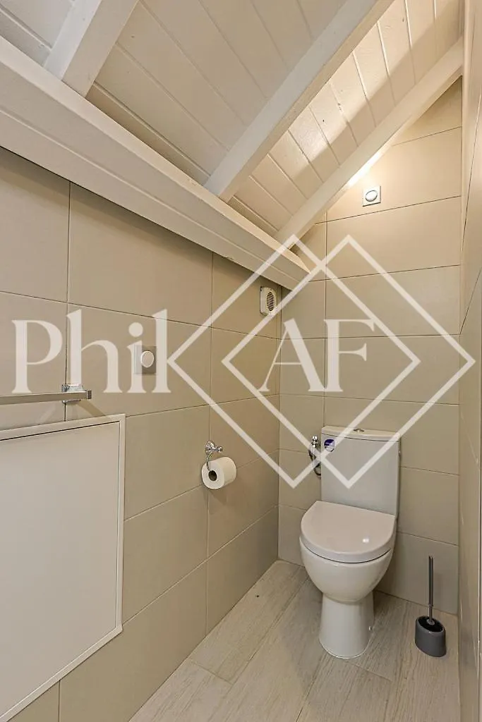 5 Bed-Rooms Front-Beach Apartment At Orient Beach Quarter of Orleans