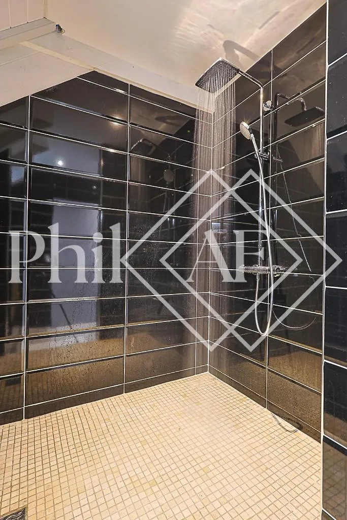 5 Bed-Rooms Front-Beach Apartment At Orient Beach Quarter of Orleans Sint Maarten/Saint Martin