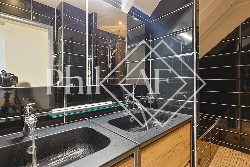5 Bed-Rooms Front-Beach Apartment At Orient Beach Quarter of Orleans