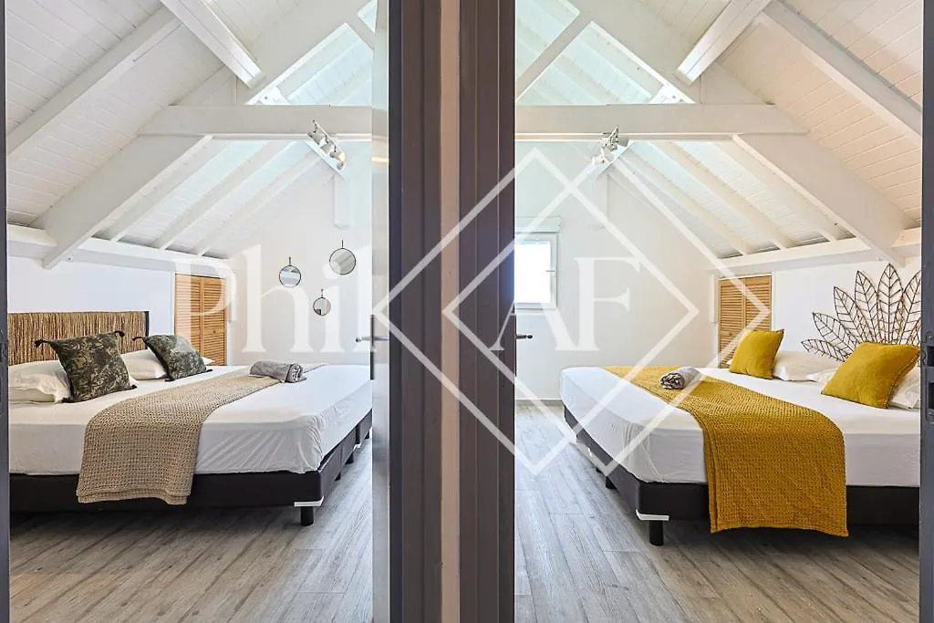 5 Bed-Rooms Front-Beach Apartment At Orient Beach Quarter of Orleans