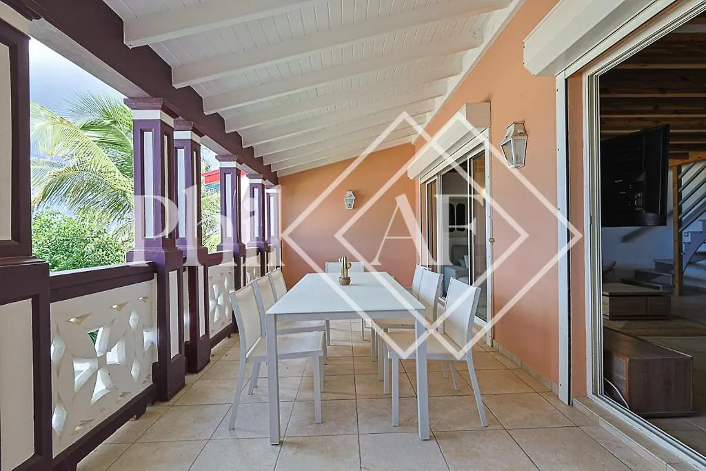 5 Bed-Rooms Front-Beach Apartment At Orient Beach Quarter of Orleans