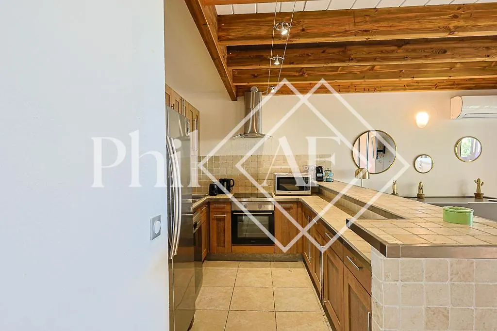 5 Bed-Rooms Front-Beach Apartment At Orient Beach Quarter of Orleans 0*,