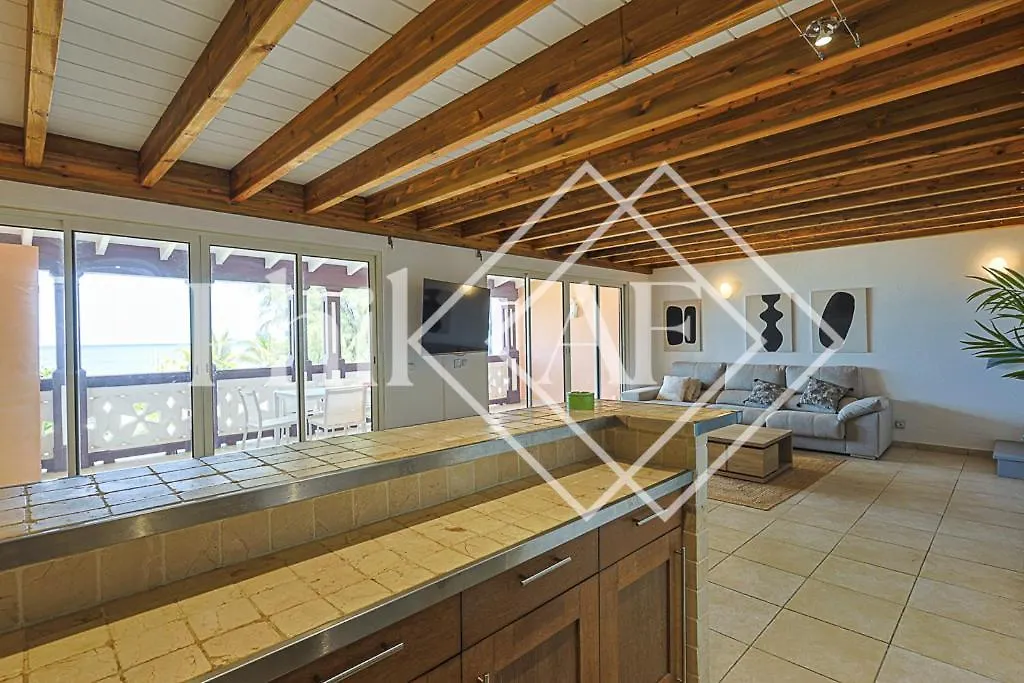 5 Bed-Rooms Front-Beach Apartment At Orient Beach Quarter of Orleans
