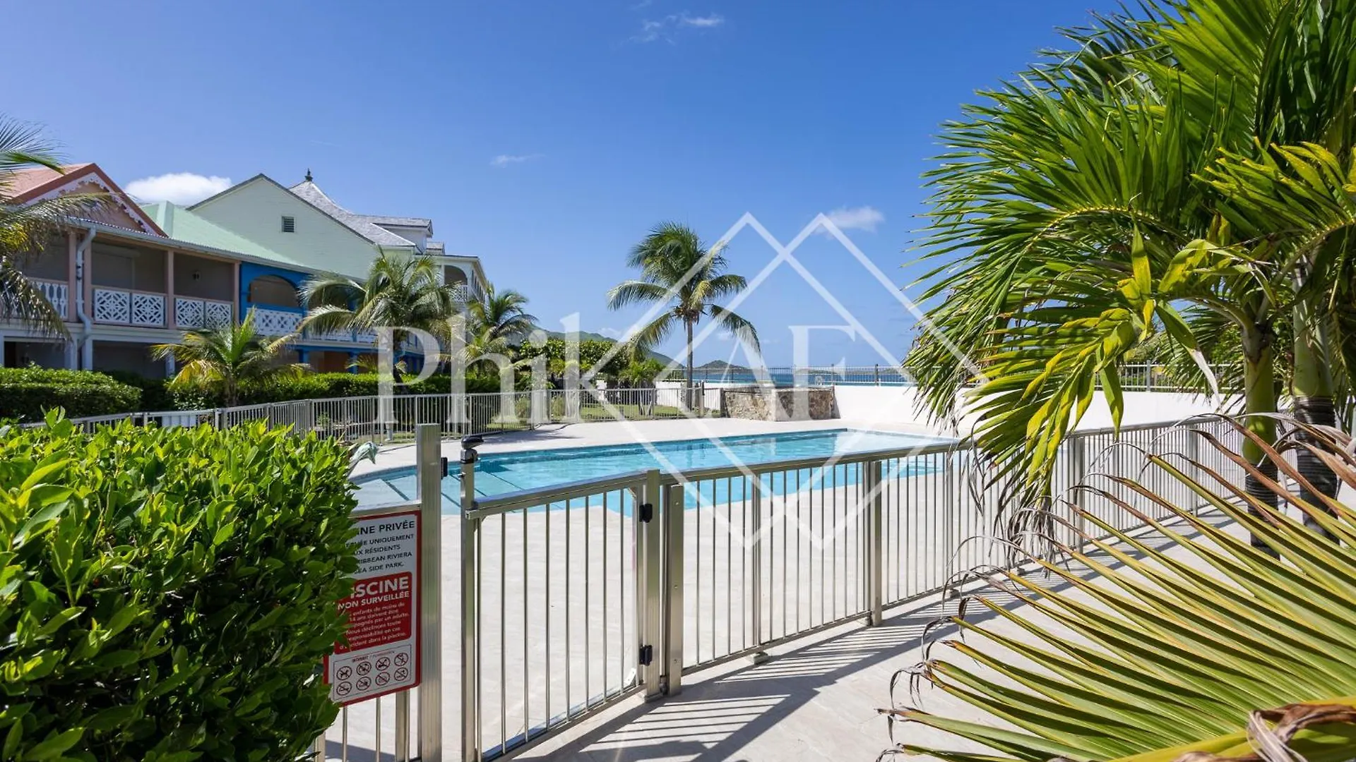 5 Bed-Rooms Front-Beach Apartment At Orient Beach Quarter of Orleans