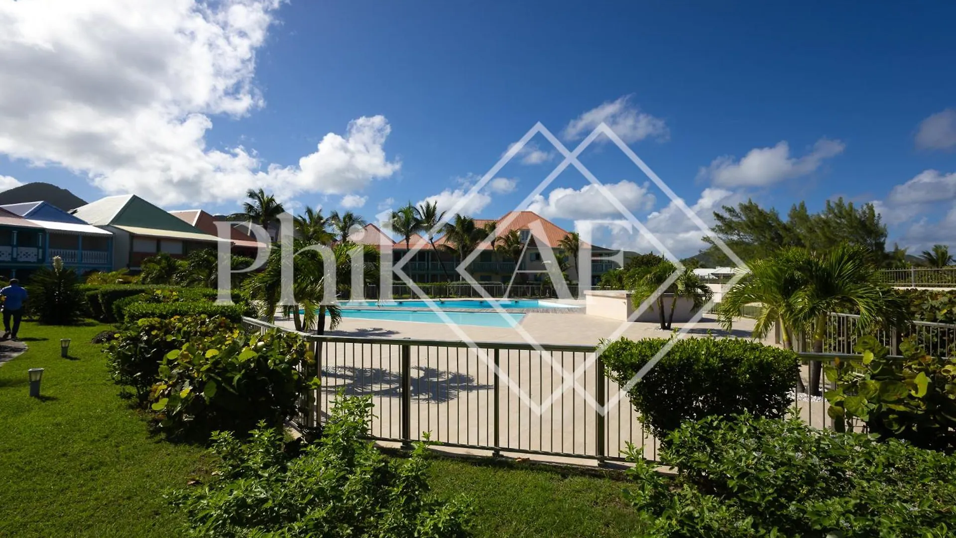 5 Bed-Rooms Front-Beach Apartment At Orient Beach Quarter of Orleans