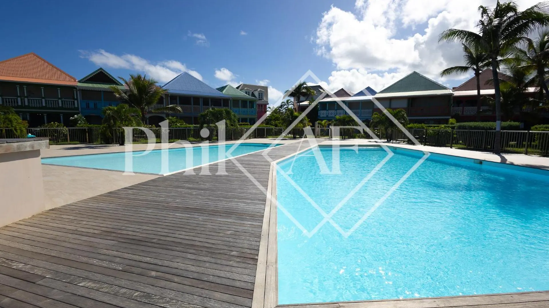 5 Bed-Rooms Front-Beach Apartment At Orient Beach Quarter of Orleans