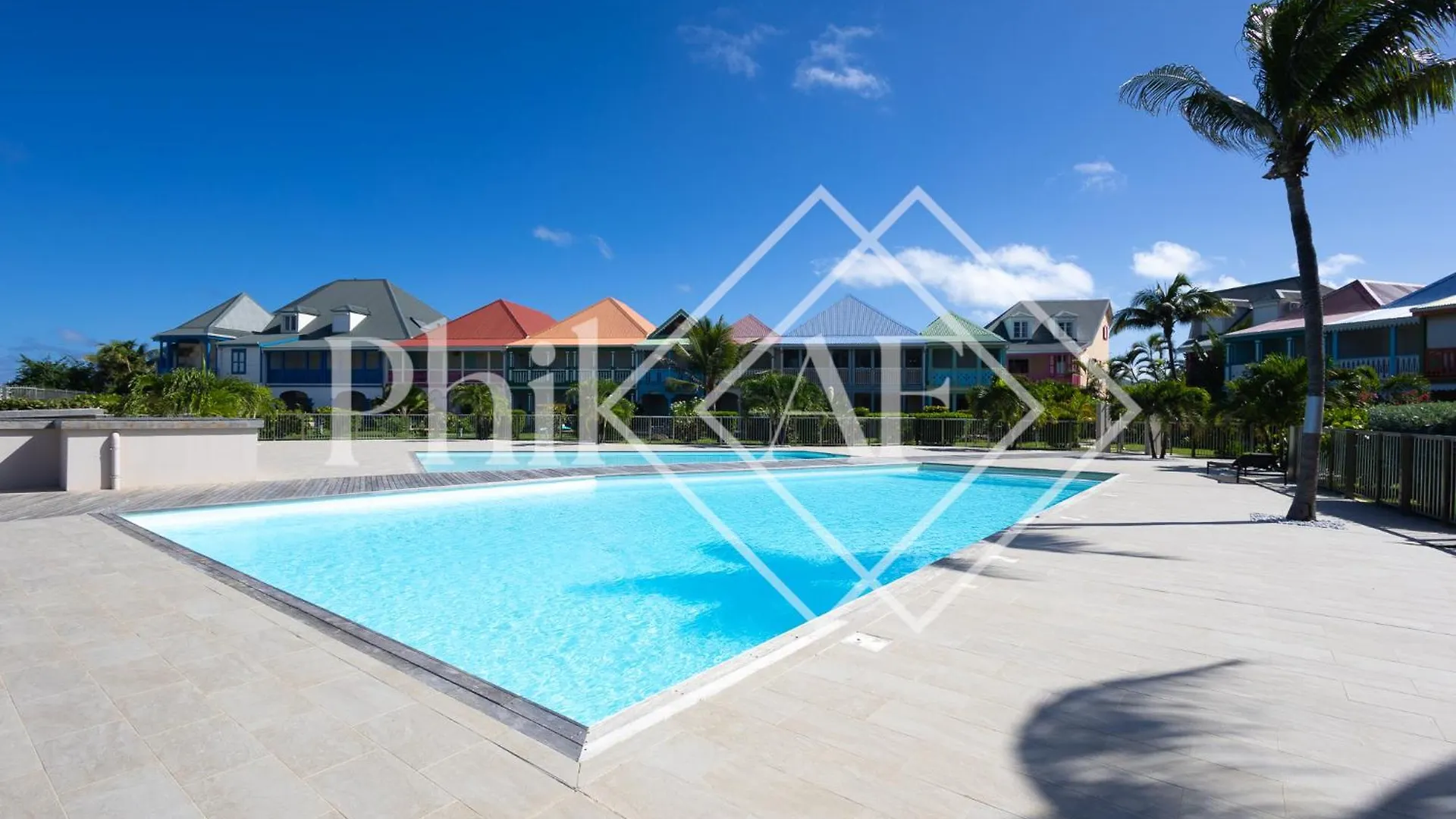 5 Bed-Rooms Front-Beach Apartment At Orient Beach Quarter of Orleans